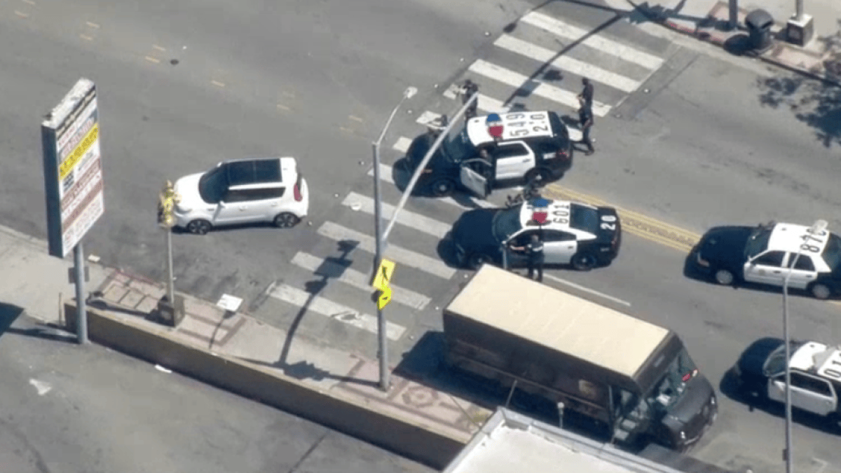 Driver of Disabled Car in Hollywood Standoff After Chase – NBC Los Angeles