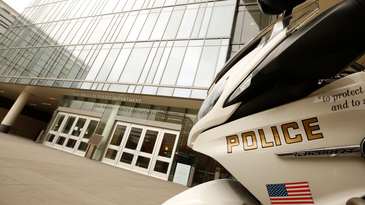 'Killer Cop' Twitter Account Suspended – NBC Los Angeles - Vimarsana News