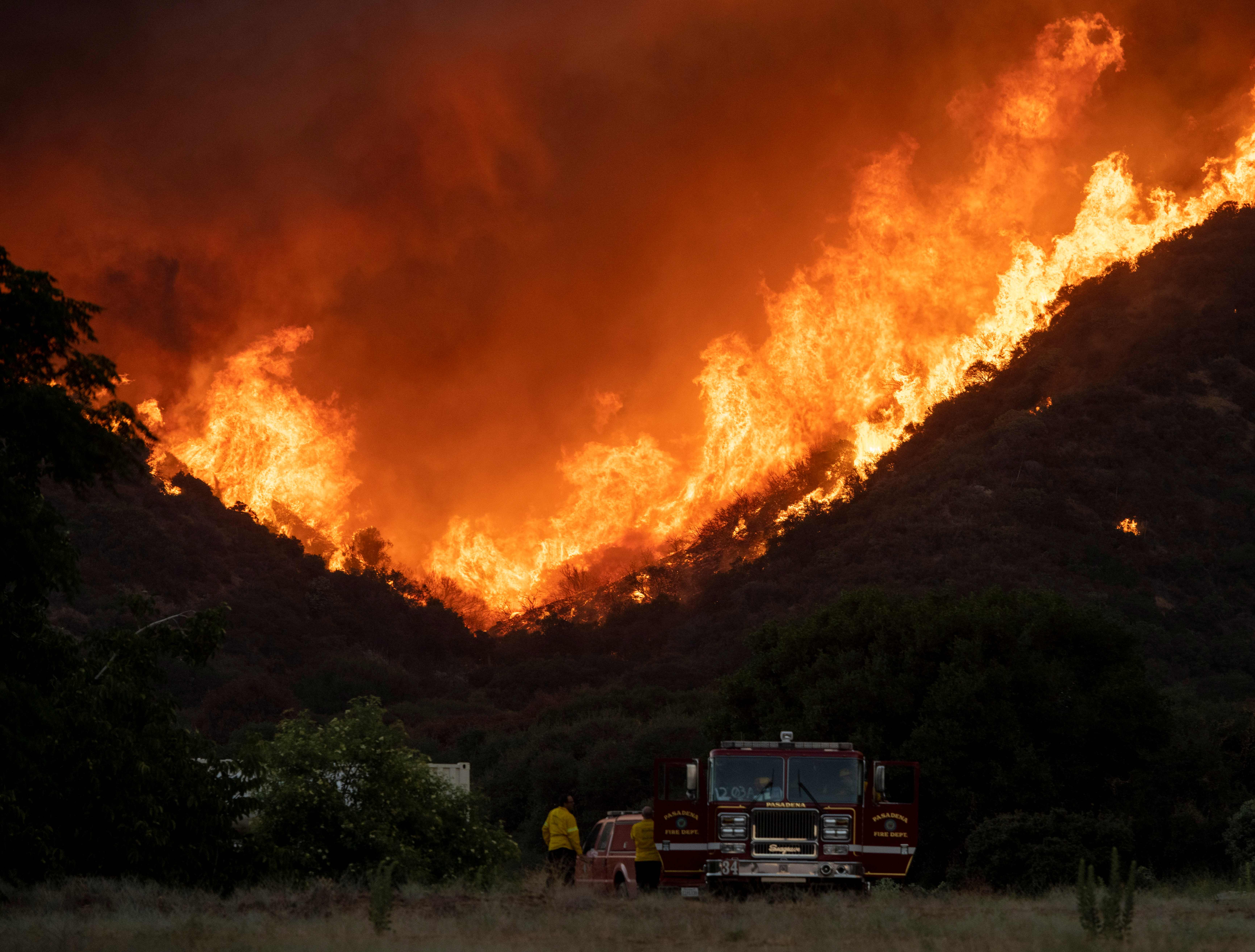 Pictures: Apple Fire in Southern California Explodes to 20,000 Acres – NBC Los Angeles