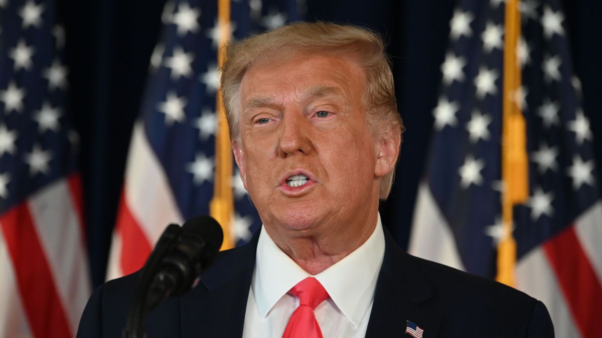 Trump Allows Some Unemployment Pay, Defers Payroll Tax 1