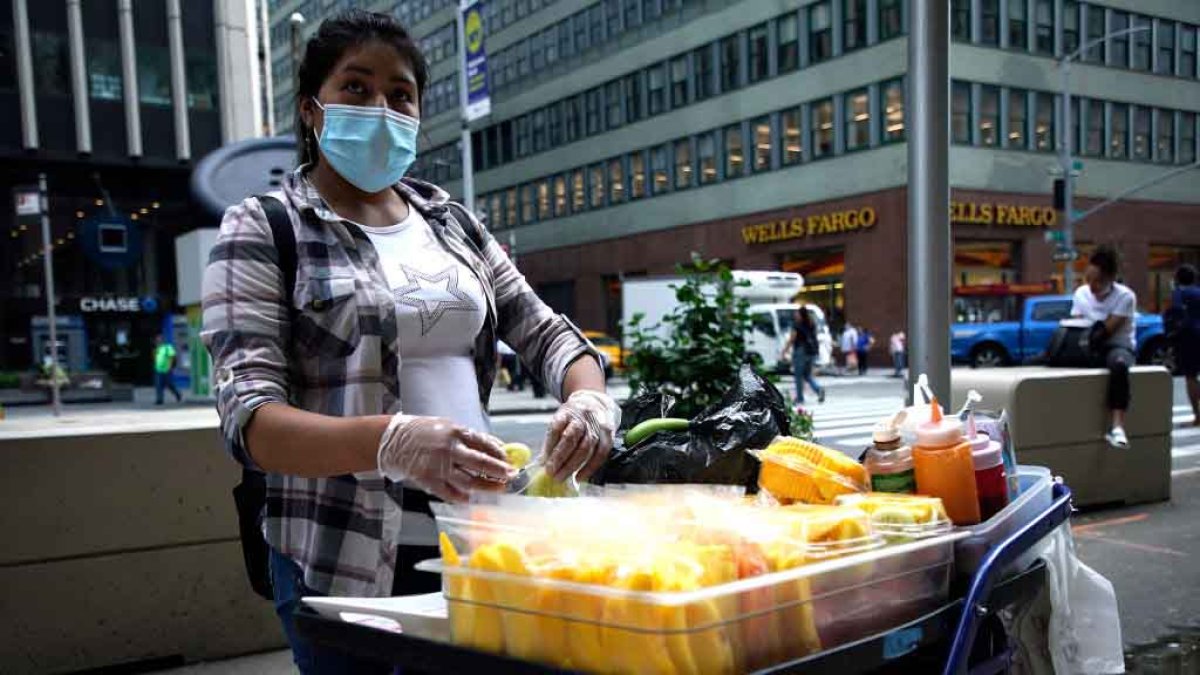 Man Helps Protect LA Street Vendors NBC Los Angeles