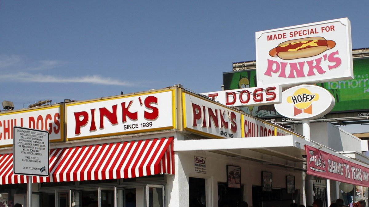 Pink’s Hot Dogs Is Reopening – NBC Los Angeles