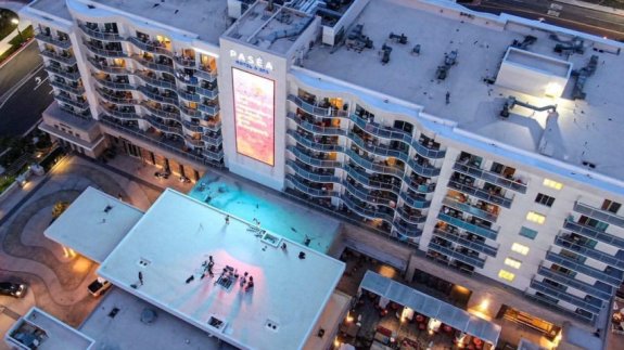 Balcony Concerts Are Rocking This Huntington Beach Hotel – NBC Los Angeles