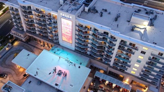 Balcony Concerts Are Rocking This Huntington Beach Hotel – NBC Los Angeles Balcony Concerts Are Rocking This Huntington Beach Hotel – NBC Los Angeles