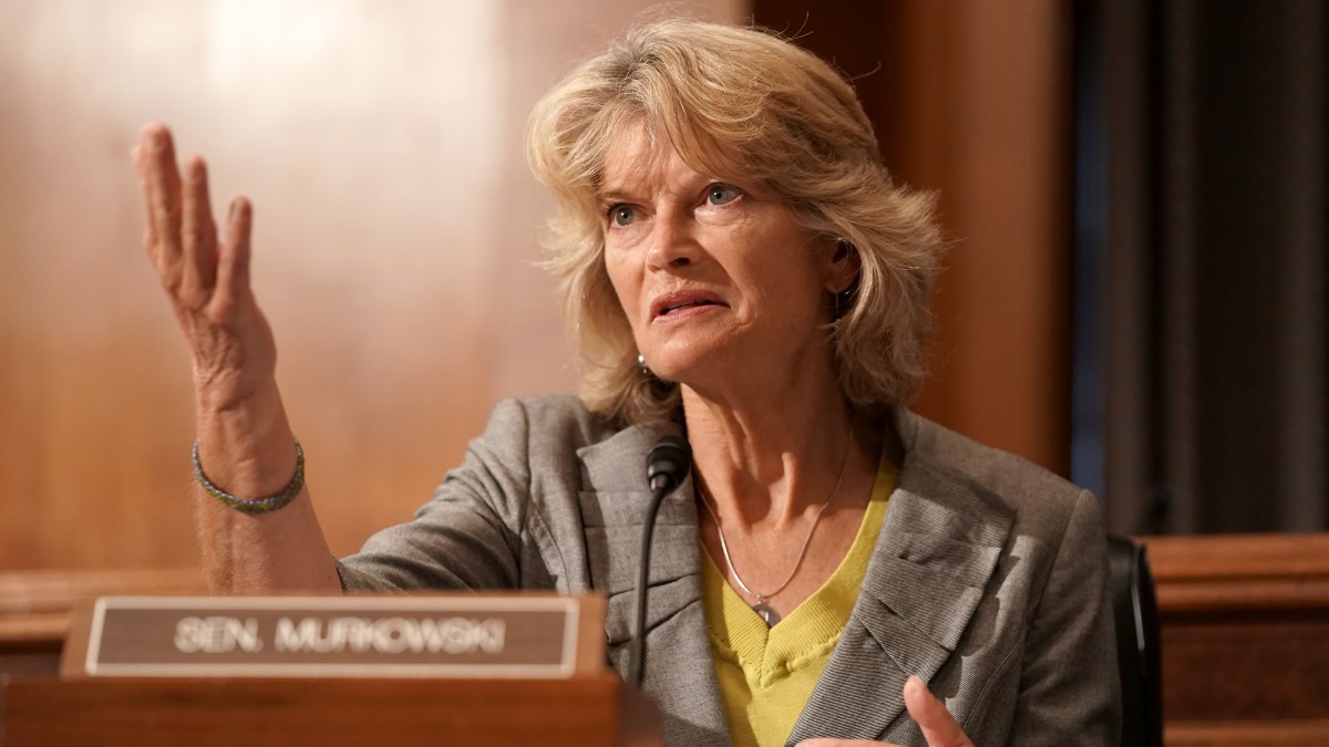 Lisa Murkowski Becomes 2nd GOP Senator to Oppose Pre-Election Supreme Court Vote 1