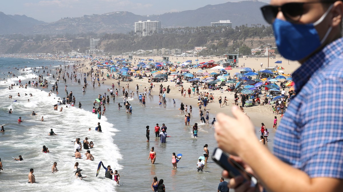 crowds-pack-beaches-as-california-bakes-in-labor-day-weekend-heat-wave