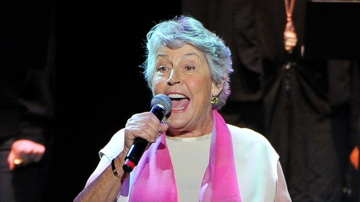 Kelen Reddy ‘I Am Woman’ Singer Helen Reddy Dies at 78 in Los Angeles – NBC Los Angeles