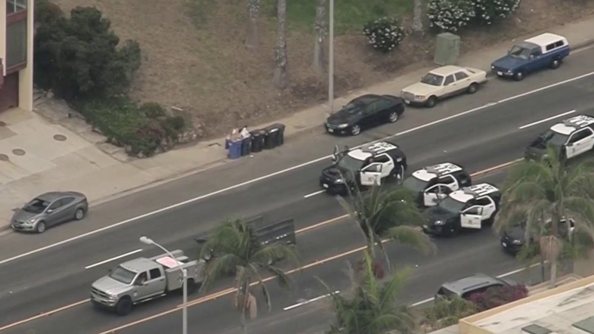 Lengthy Standoff in Malibu Ends Wild Police Chase of Truck With Trailer ...