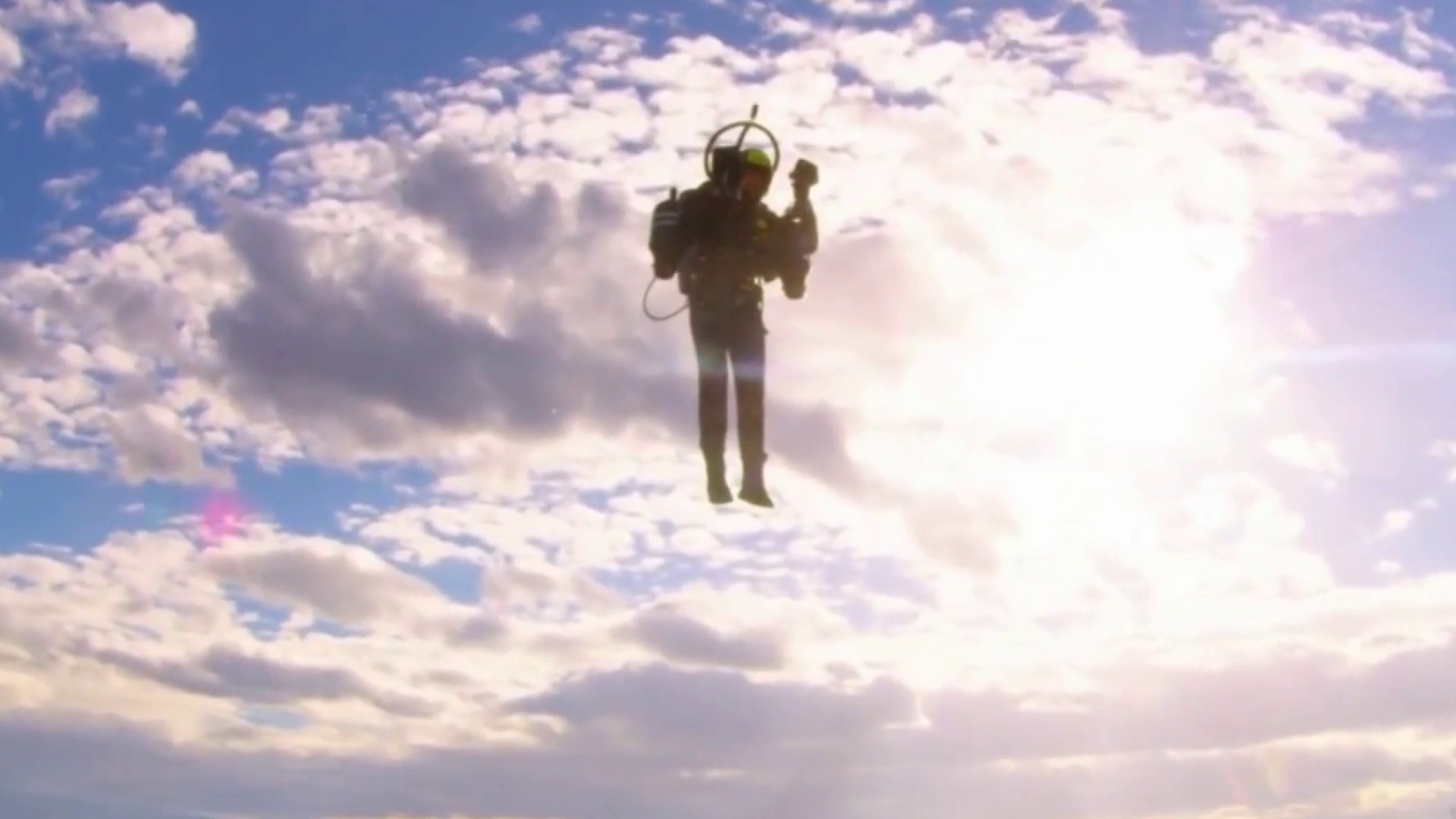 Jetpack Wearing Person Flies Over LAX Again Without Getting Caught Or Being  Identified - Narcity