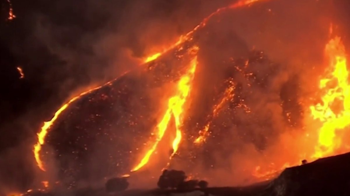 Blue Ridge Fire Grows to 3,000 Acres, More Than 1,100 Homes Evacuated