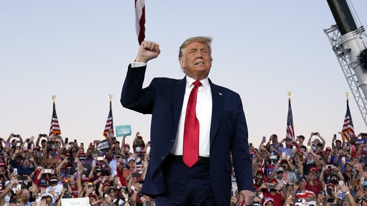 Defiant Trump Defends Virus Record in 1st Post-COVID Rally 1