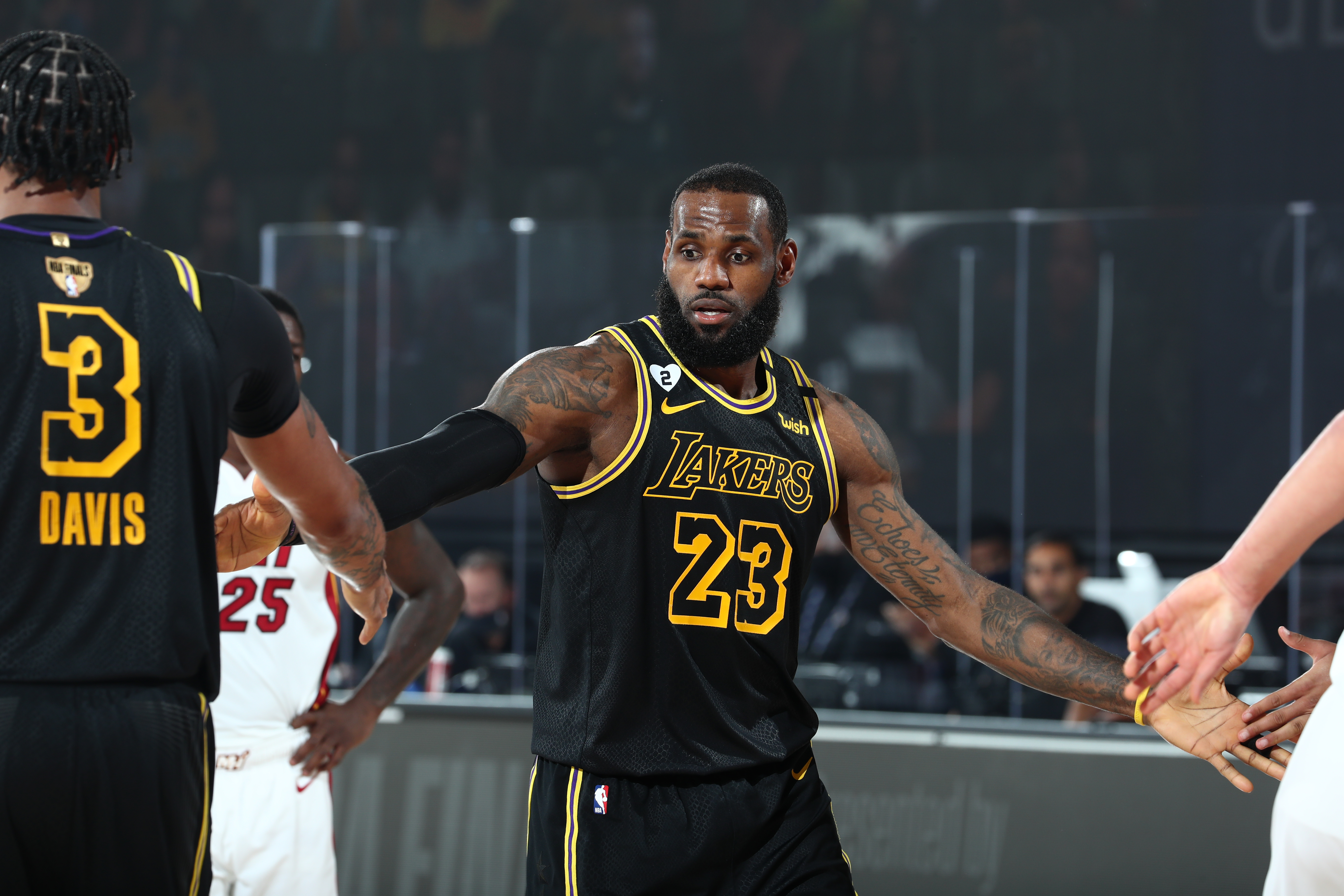 LA Lakers News: Anthony Davis willing to play center, Black Mamba