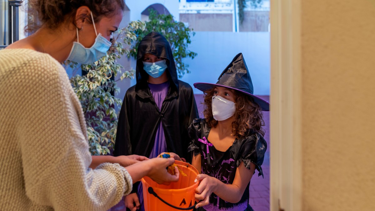 Beverly Hills Bans Trick Or Treating On Halloween Violators Could Be Cited Nbc Los Angeles