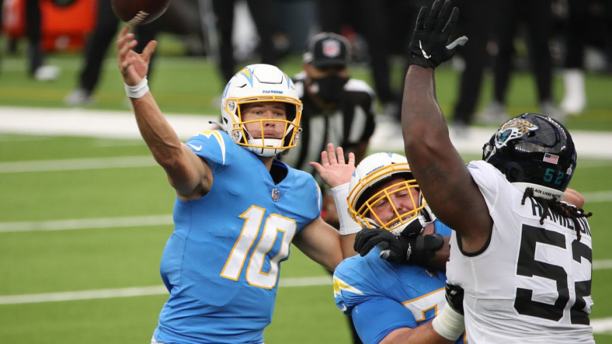 Updates: Herbert's huge game leads Chargers to 39-29 victory vs