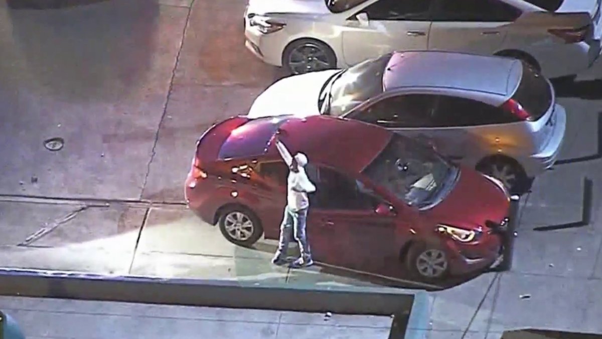 Police Chase Ends in Watts Parking Lot – NBC Los Angeles