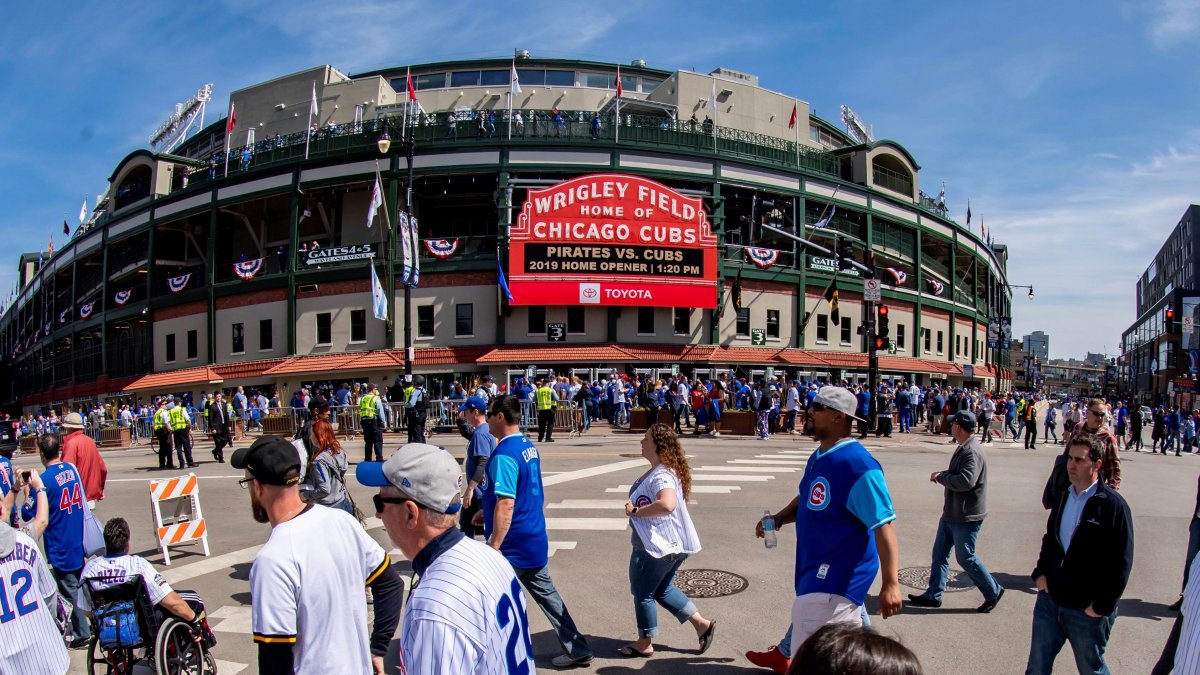 Where to Eat Near Wrigley Field in Chicago