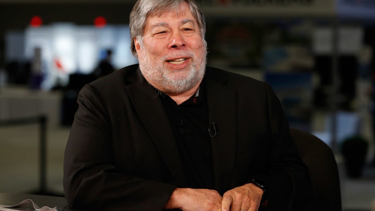 Steve Wozniak: Steve Jobs Wasn't a Natural-Born Leader, He Worked to 'Develop His Communication' Skills – NBC Los Angeles - Vimarsana News