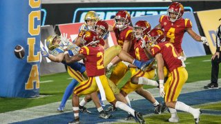 UCLA Bruins last hailmary that went incomplete during USC Trojans vs UCLA Bruins football game