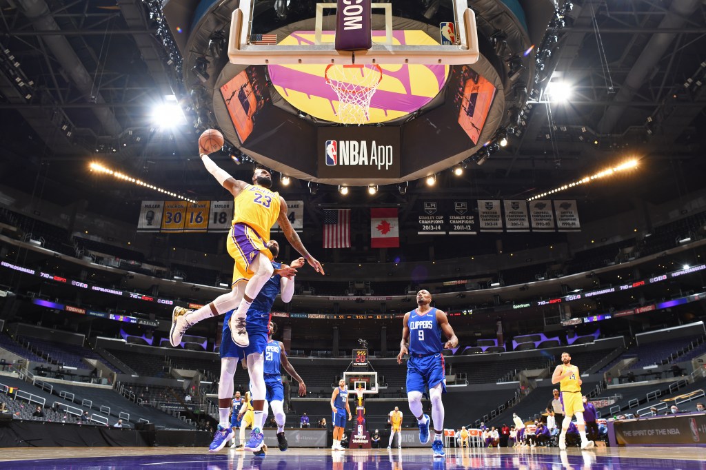 Photos: Lakers and Clippers Battle for LA – NBC Los Angeles