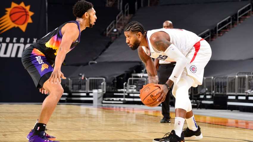 Los Angeles Clippers v Phoenix Suns