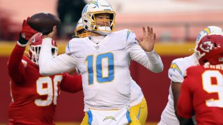 Los Angeles Chargers v Kansas City Chiefs