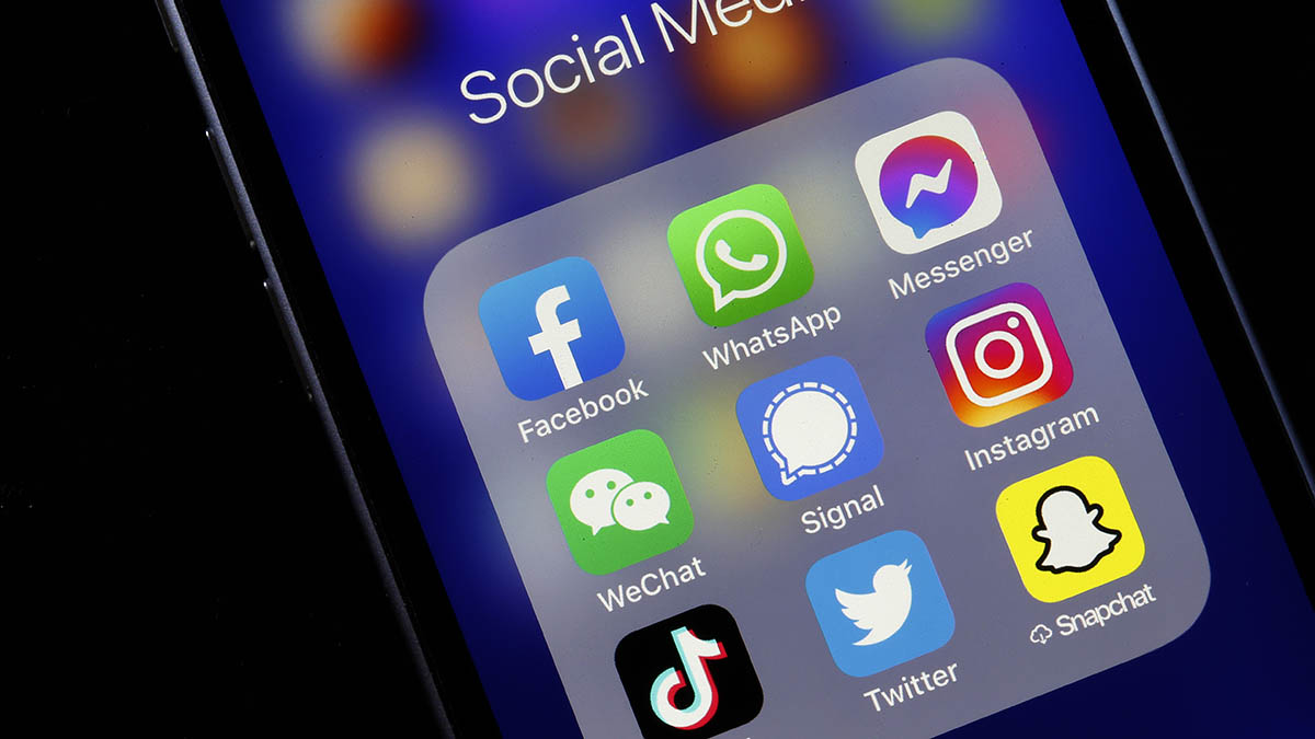 Social Media Crackdown Continues After Siege of US Capitol