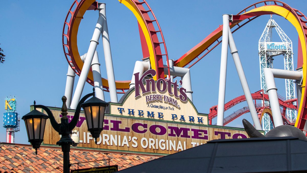 Knott’s Berry Farm Removes Chaperone Policy for Saturdays
