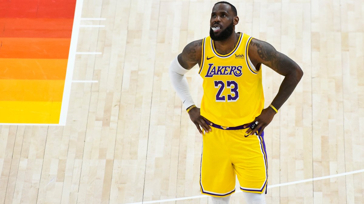 LeBron James' No. 23 Lakers Jersey Is Selling out