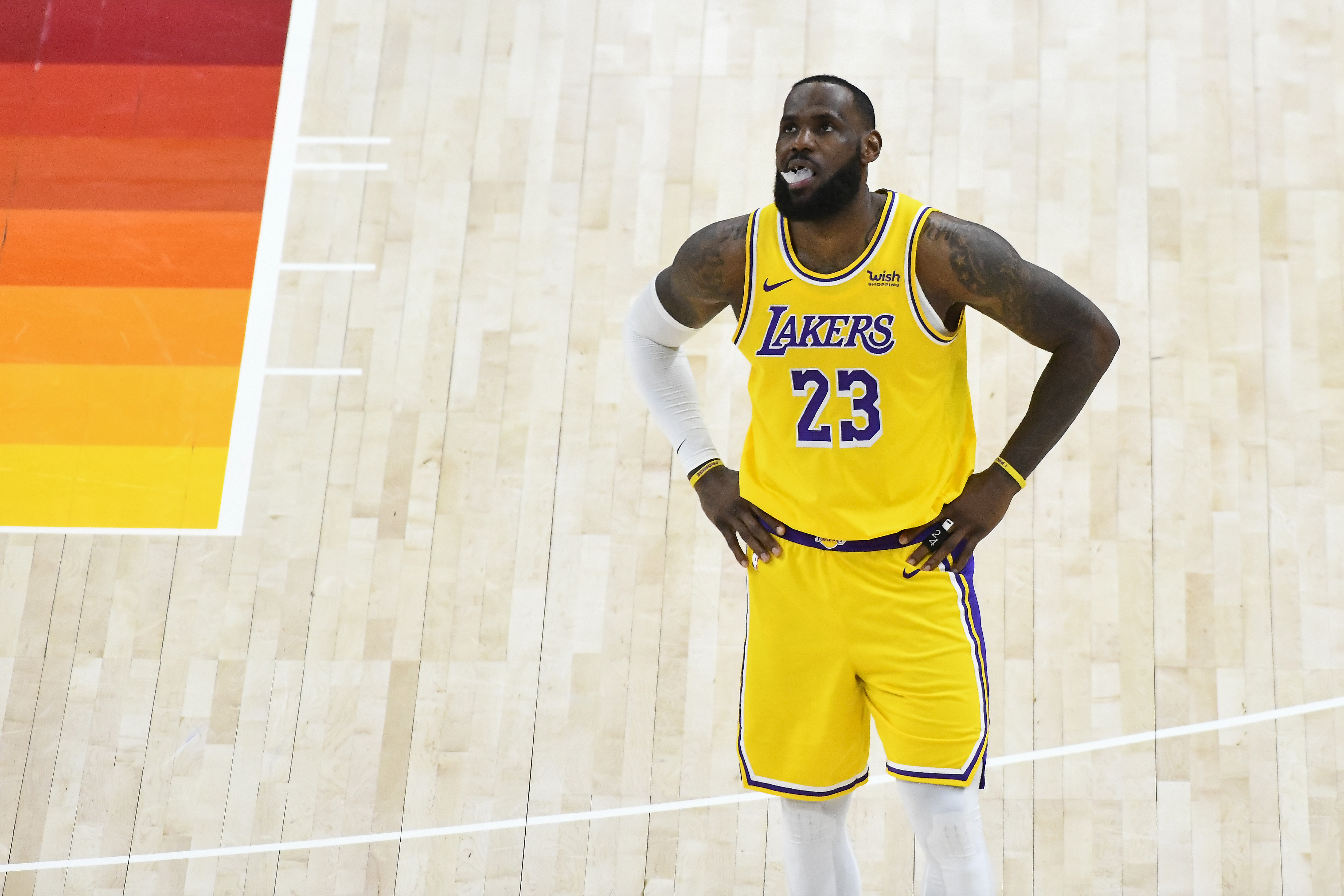 Lakers' LeBron James Now NBA's Oldest Active Player After Andre