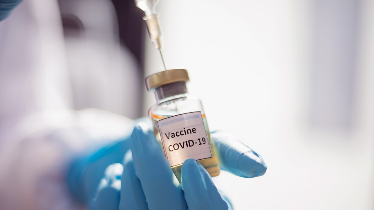 78-year-old woman dies after receiving COVID-19 vaccine;  No suspicious links – NBC Los Angeles