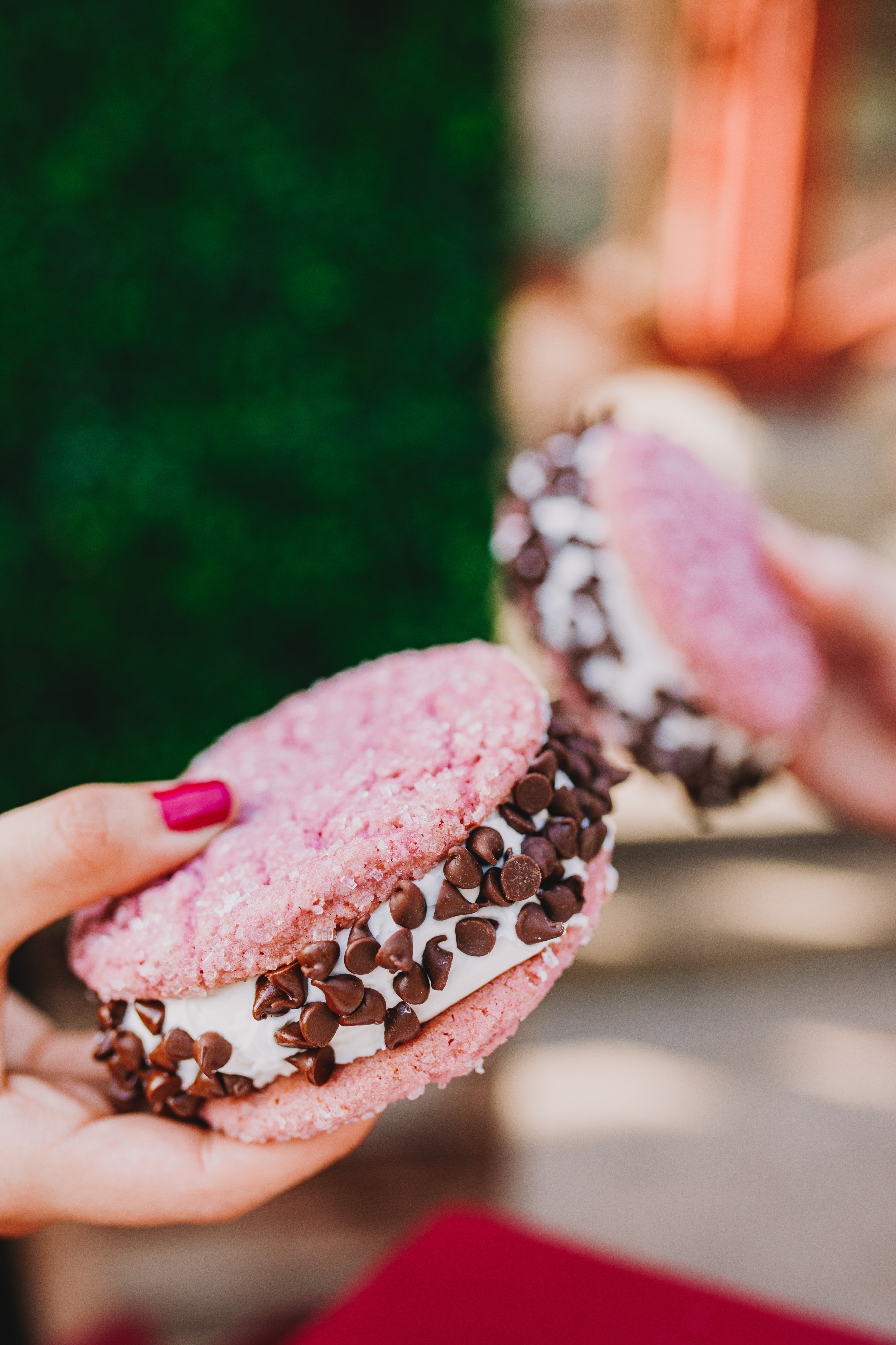 Hello, Boysenberry Cookiewich <em>(photo: Knotts Berry Farm)</em>