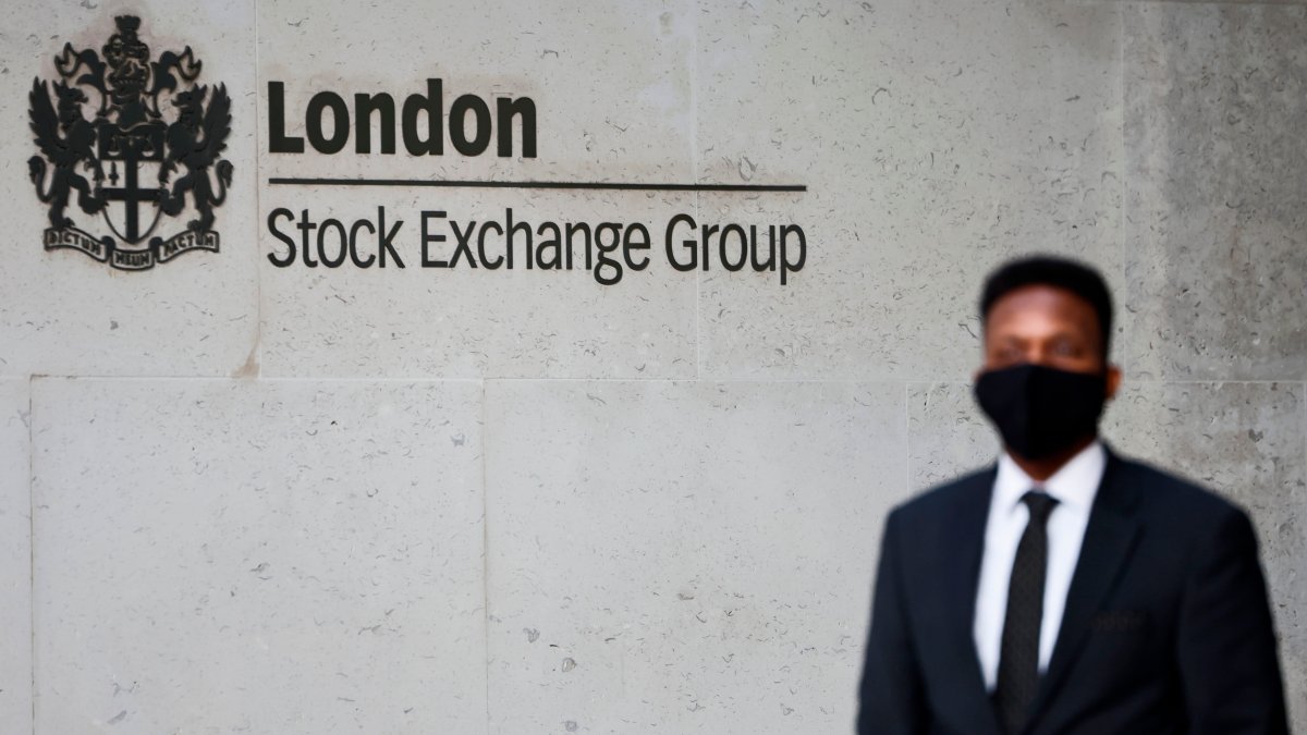 European Markets Muted as Investors Monitor Omicron Risk - Vimarsana News