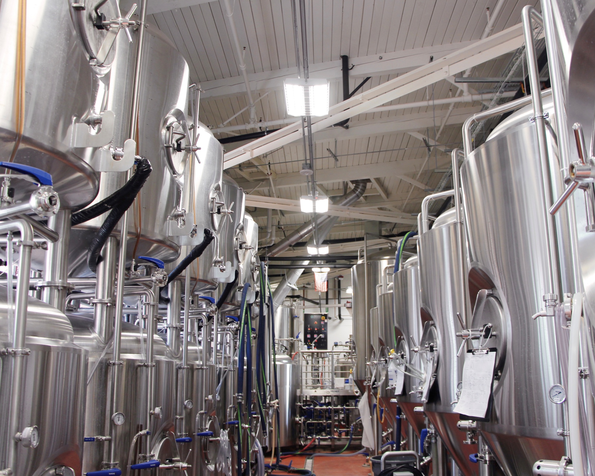 Firestone Tire Shop Now Home to All Season Brewing – NBC Los Angeles