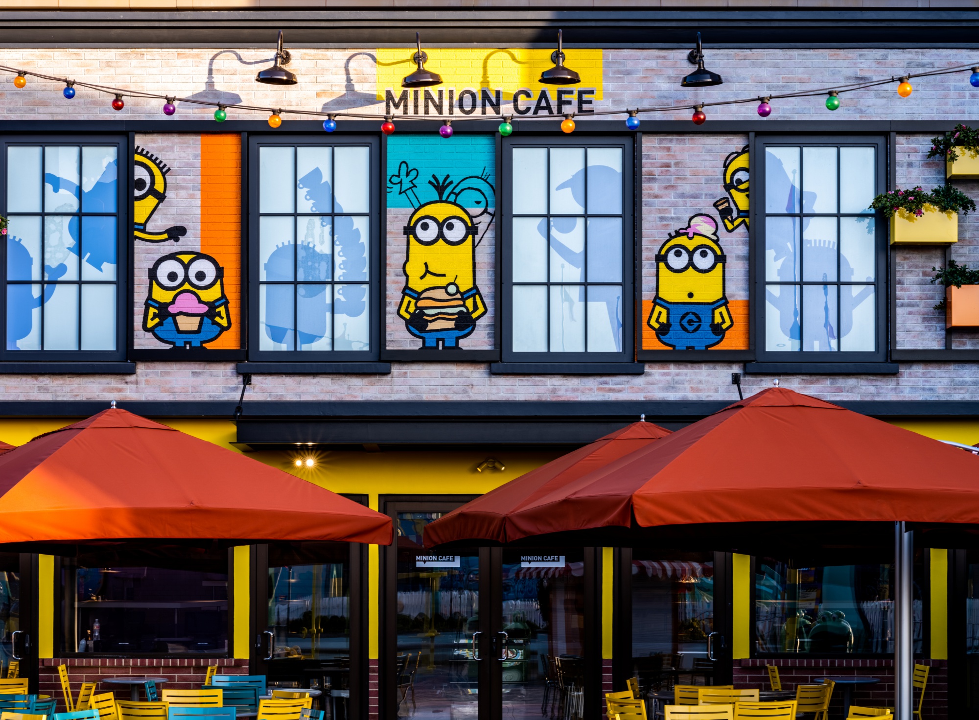 Minion Caf Debuts At Universal Studios Hollywood NBC Los Angeles   DespicableMe MinionCafe Extrance Close Up 