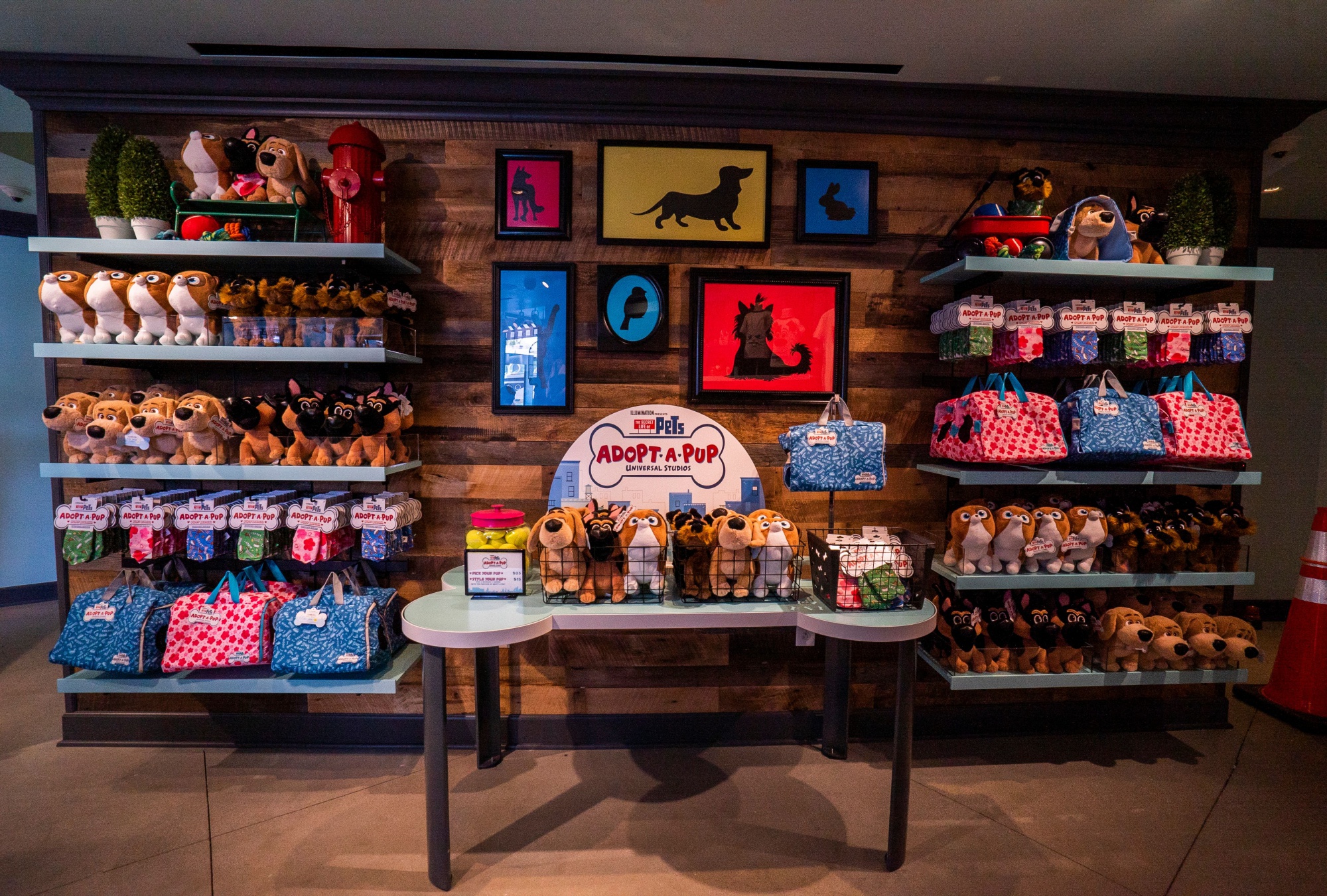 Hollywood pet deals store