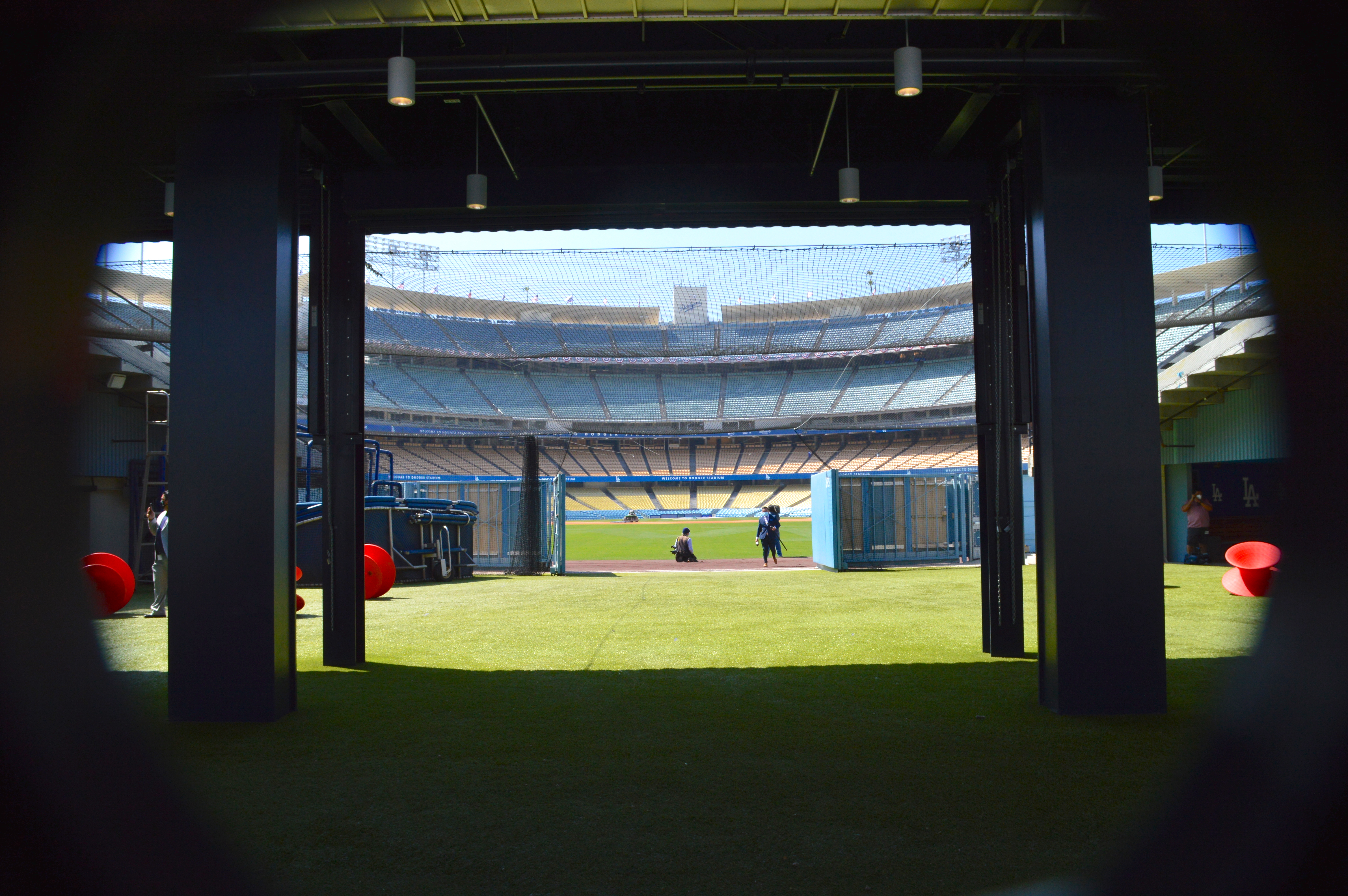 YDI ✎ Dodgers – Center Field Plaza