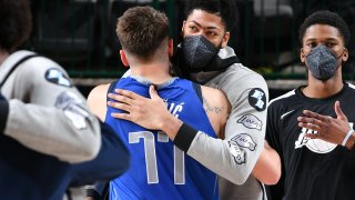 Los Angeles Lakers v Dallas Mavericks