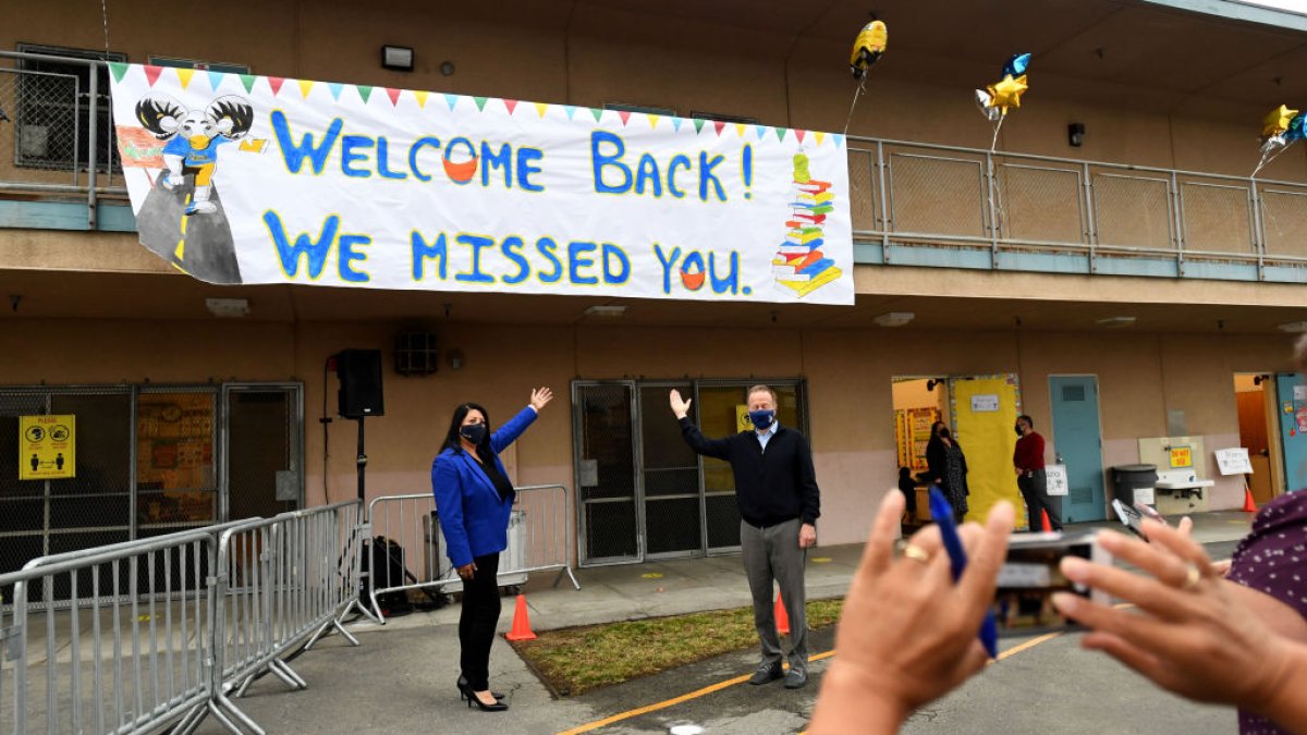 LAUSD Debuts Talk Show on Return To Campus – NBC Los Angeles