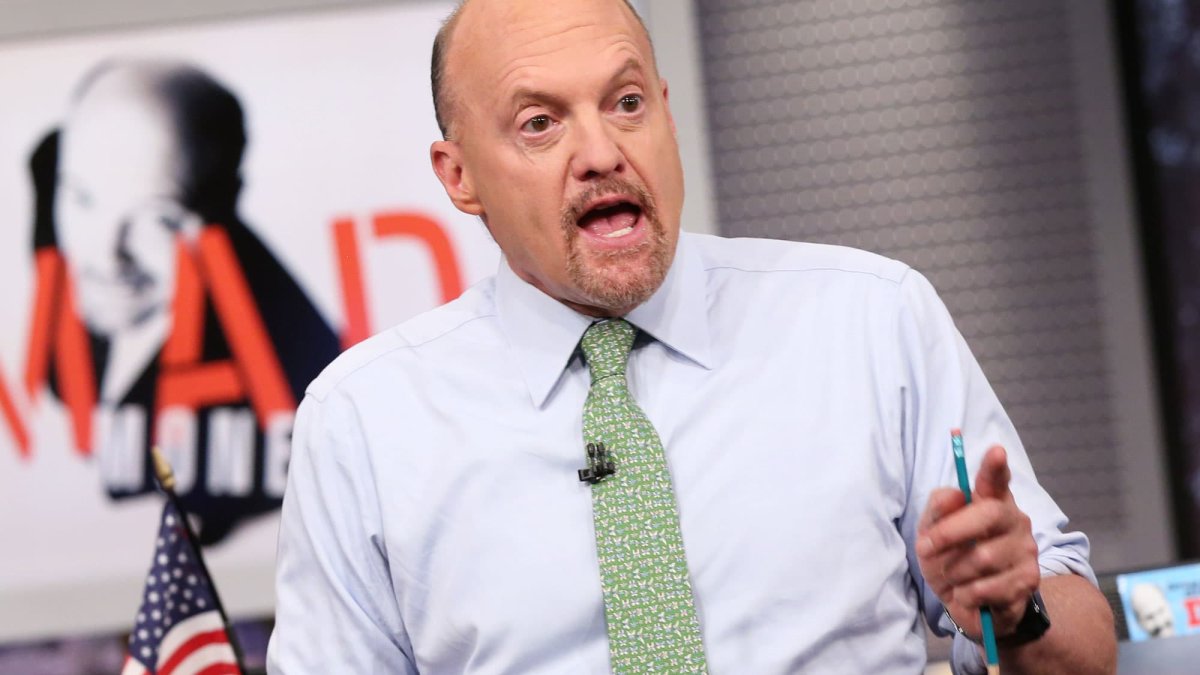 Jim Cramer Expects Omicron-Related Stock Slump to Be Short-Lived. Here's How He's Playing It - Vimarsana News