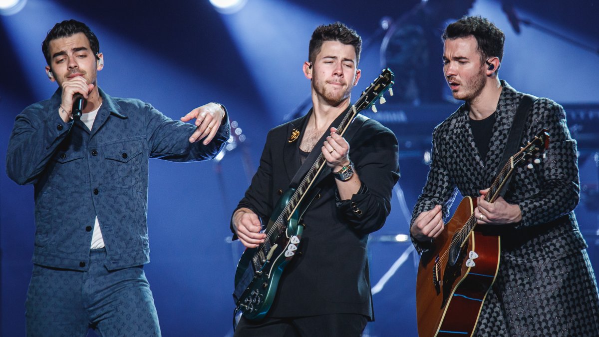 Watch the Unveiling of the Jonas Brothers' Walk of Fame Star – NBC Los Angeles - Vimarsana News