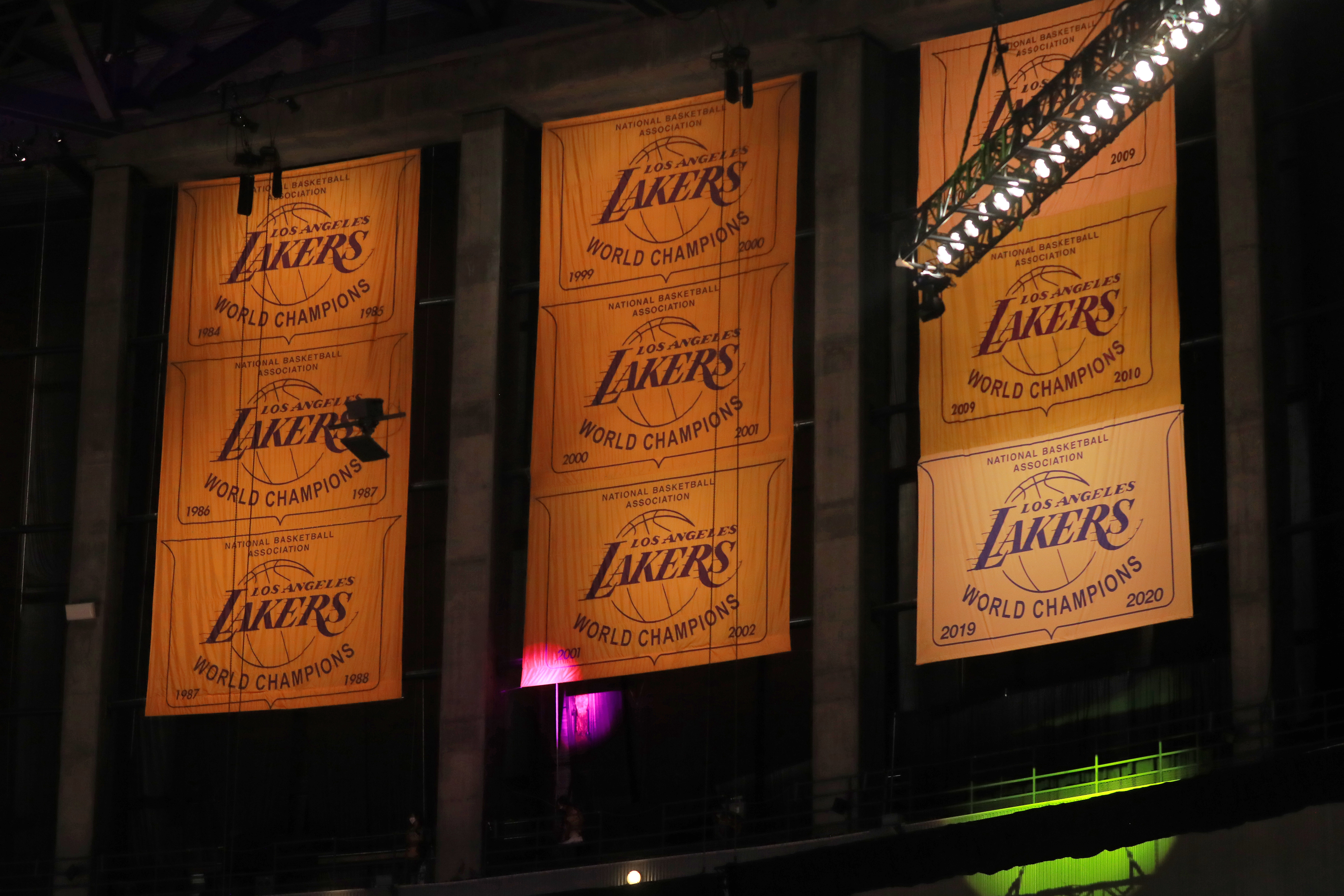 Lakers to Unveil 2020 NBA Championship Banner on May 12 in Front