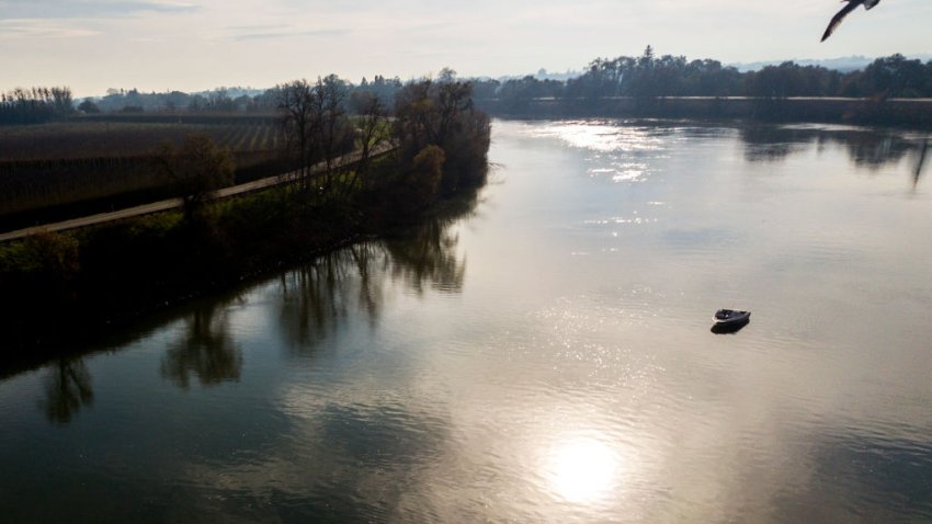 CLARKSBURG, CA – DEC. 31: The Sacramento River, Tuesday, Dec. 31, 2019, in Clarksburg, Calif. The area is near a potential site for a new single tunnel beneath the Sacramento-San Joaquin River Delta that will help move Northern California water south to cities and farms, state water officials said Wednesday. Fishermen, water sports advocates, farmers and environmentalists are lining up on differing sides of the issue regarding plans to build a tunnel system to move San Joaquin River Delta water to southern California. (Santiago Mejia/The San Francisco Chronicle via Getty Images)