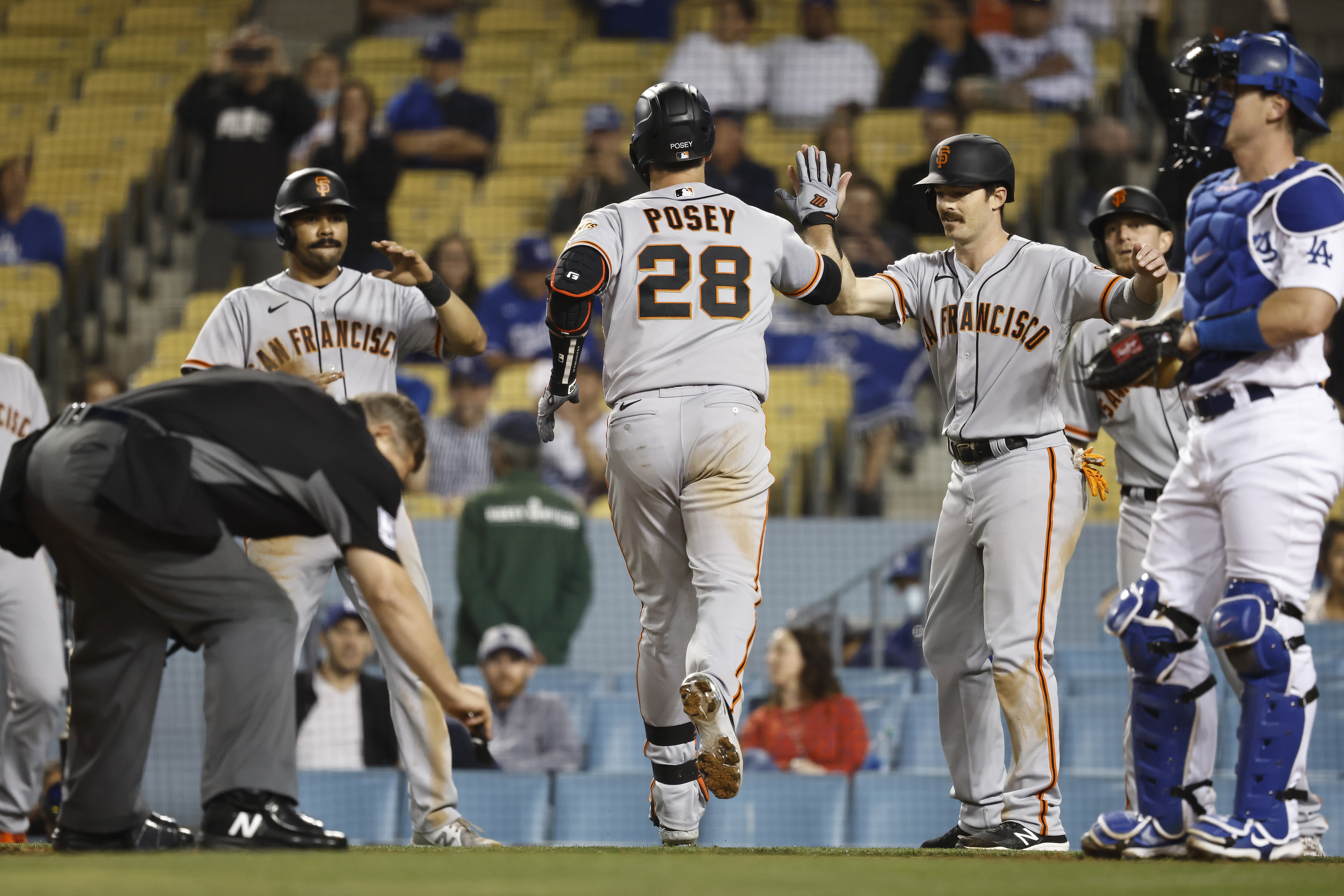 Former SF Giants outfielder robs walk-off home run in Cubs win