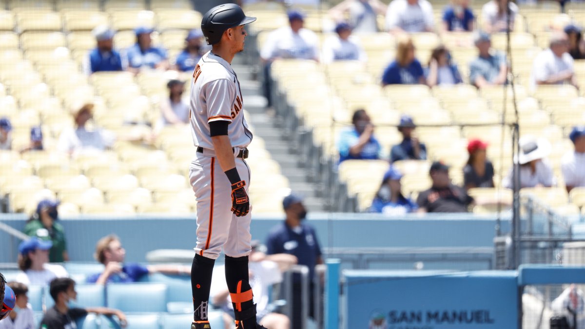 Madison Bumgarner hits HR off Kershaw, Giants sweep Dodgers