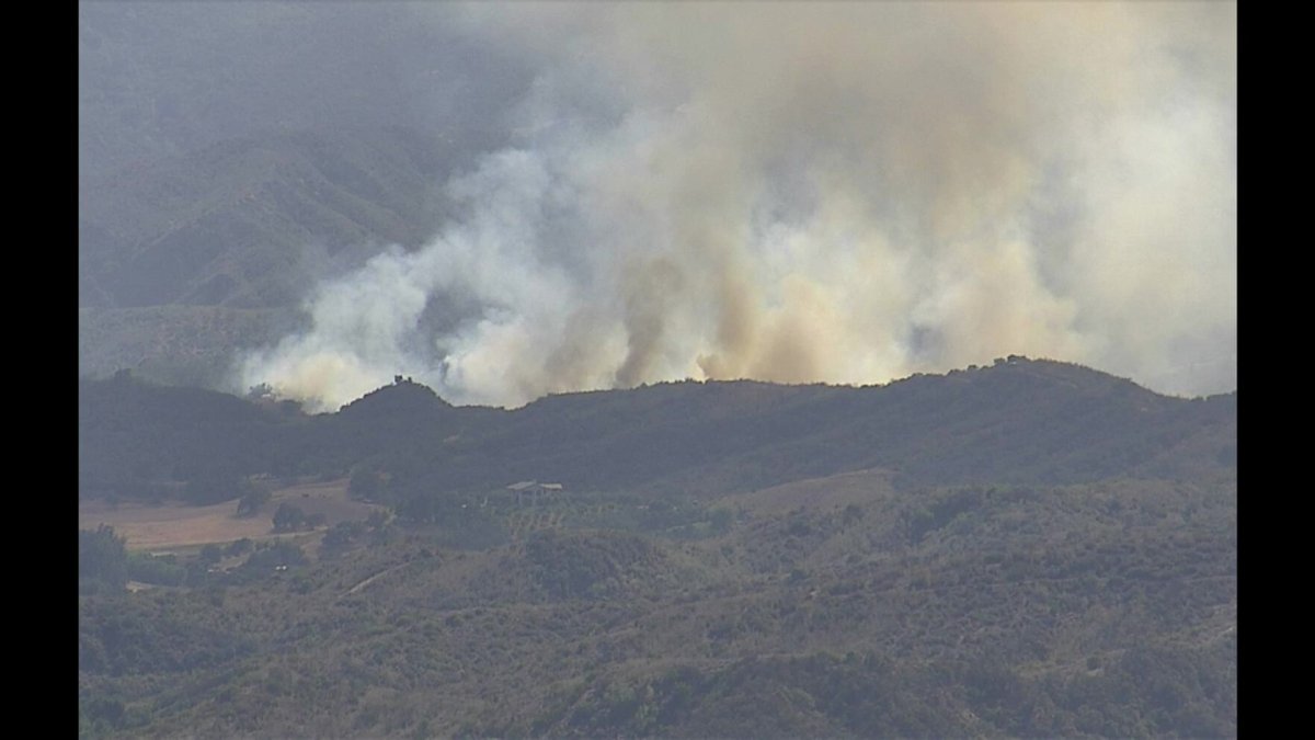 Firefighters Battle Blaze in Ojai Amid Near TripleDigit Temps NBC