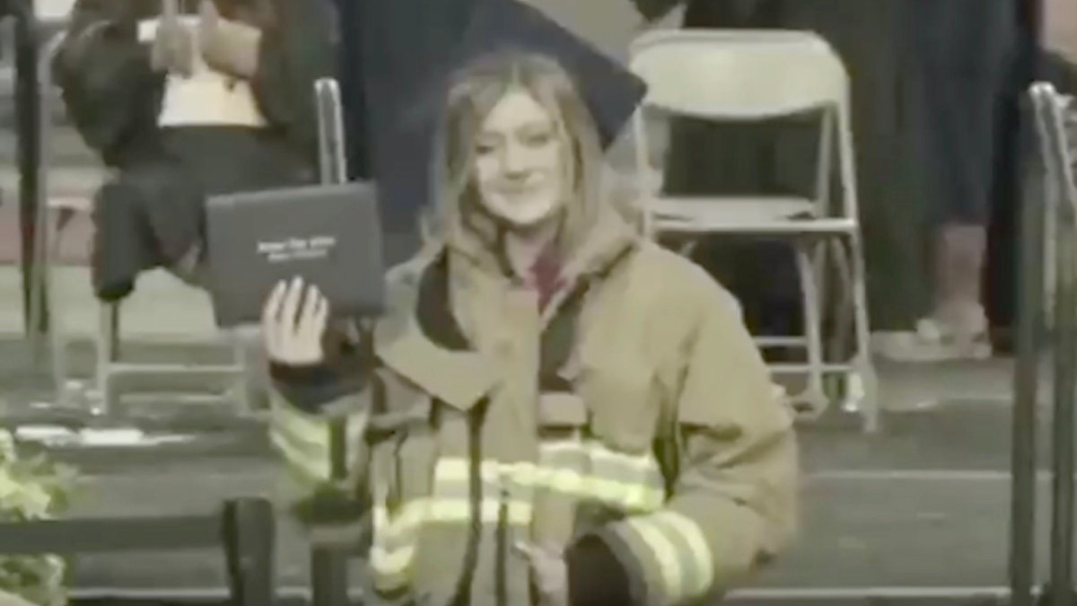 Slain Firefighter’s Daughter Wears His Jacket at Graduation NBC Los