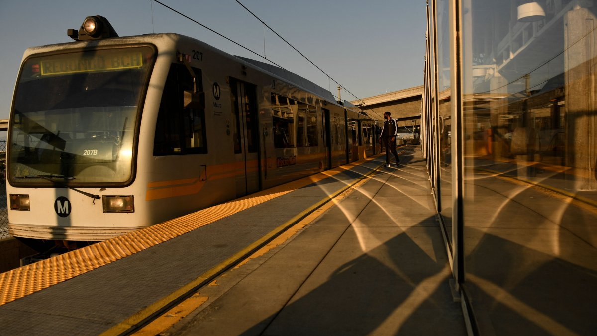 Metro Offering Free Rides on Christmas Eve and NYE NBC Los Angeles