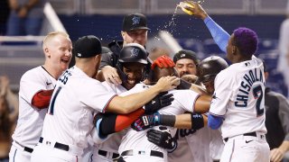 Los Angeles Dodgers v Miami Marlins