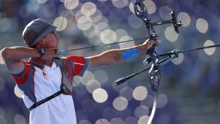 Mete Gazoz competes in Tokyo