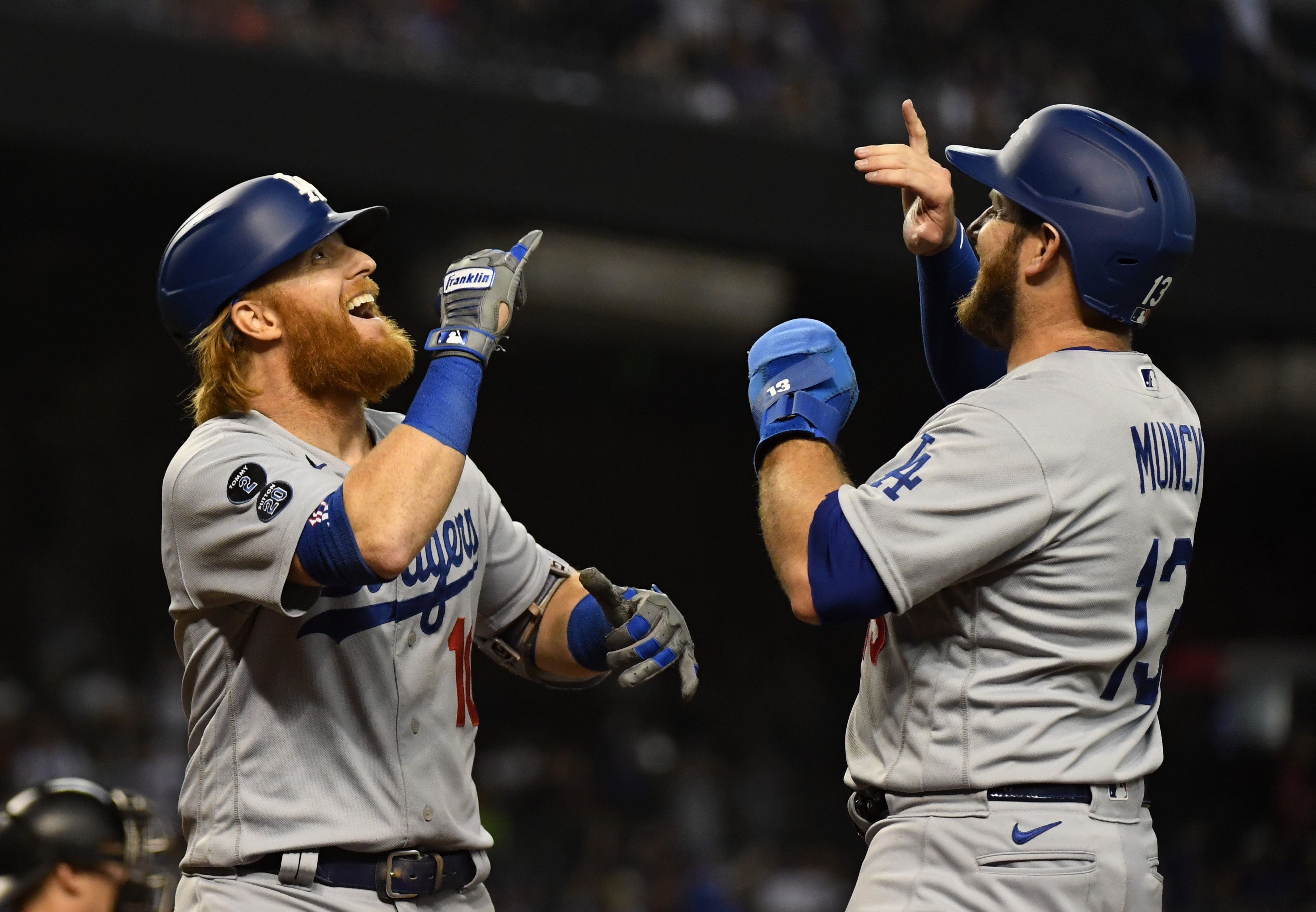 Justin Turner Walks Off Field After Taking Pitch To The Face